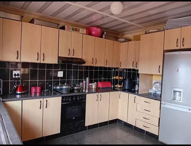 3 BEDROOM HOUSE FOR SALE IN UMHLATHUZE